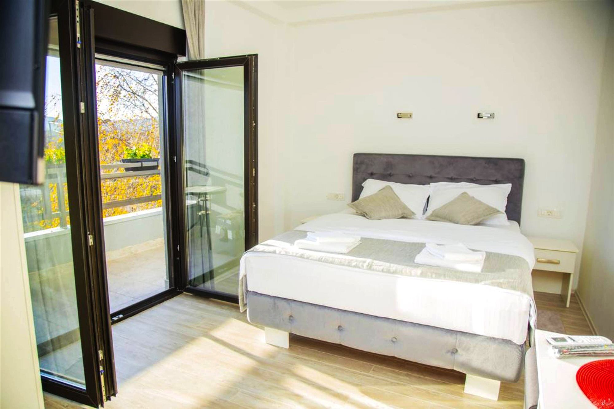 Mark'S Palace Nikšić Esterno foto