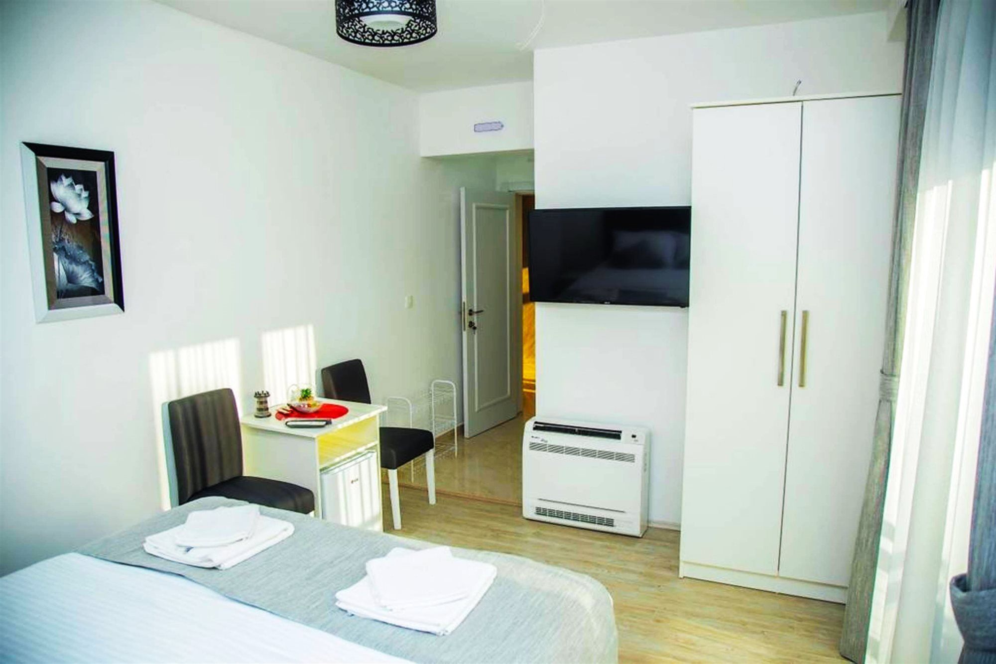 Mark'S Palace Nikšić Esterno foto