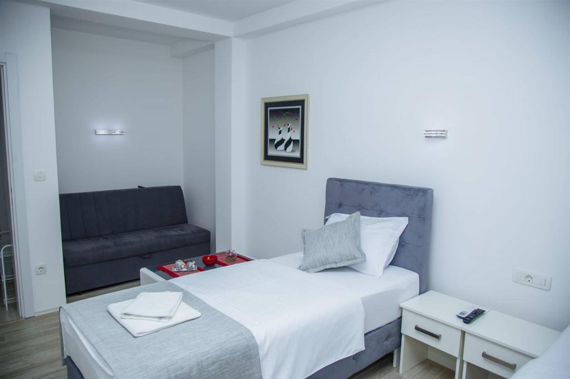 Mark'S Palace Nikšić Esterno foto